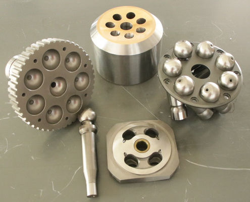 kupować PC600-7 Komatsu Hydraulic Piston Pump Parts Travel Motor Parts online manufacture